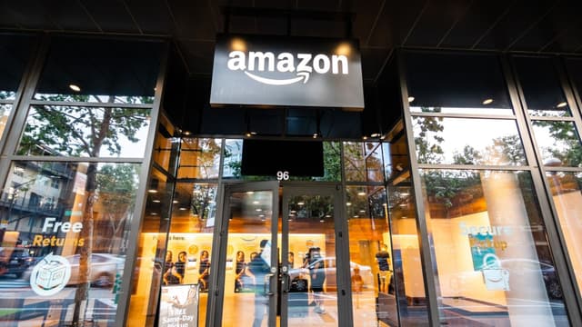 Seribu Robot Dipakai Amazon di 300 Fasilitas dengan Dukungan Artificial Intelligence